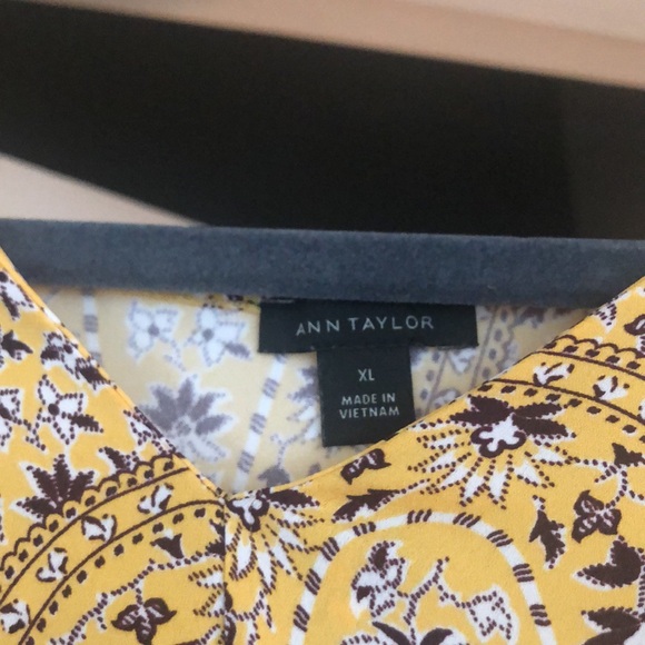 Ann Taylor XL short sleeved blouse - Picture 2 of 5